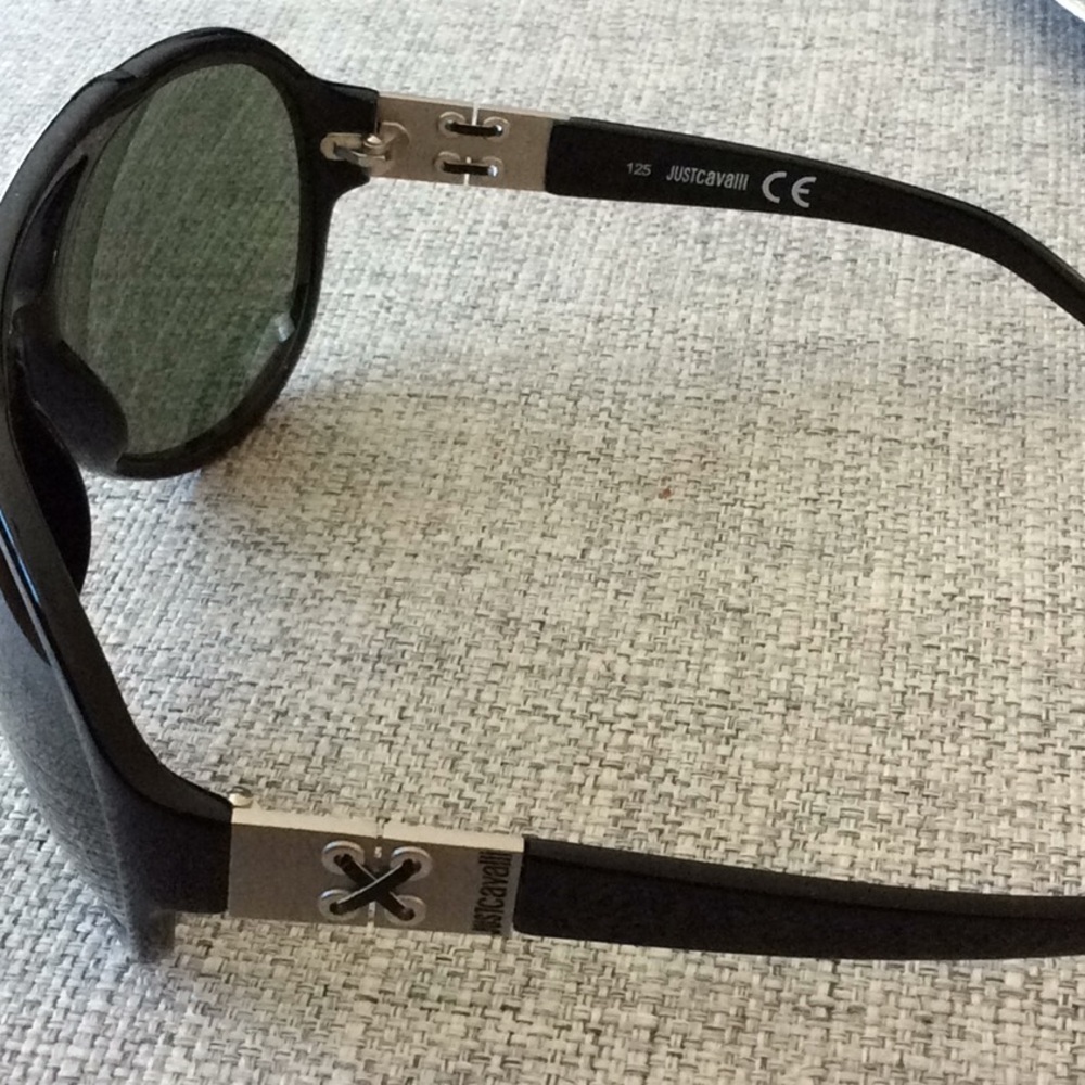 Just Cavalli Sunglasses - Picture 3 of 7